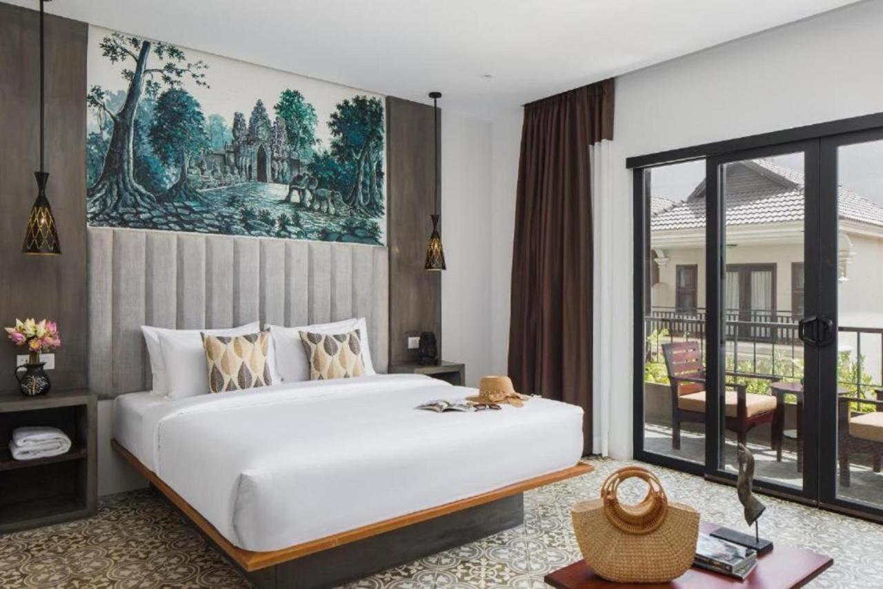 King Room Pool View