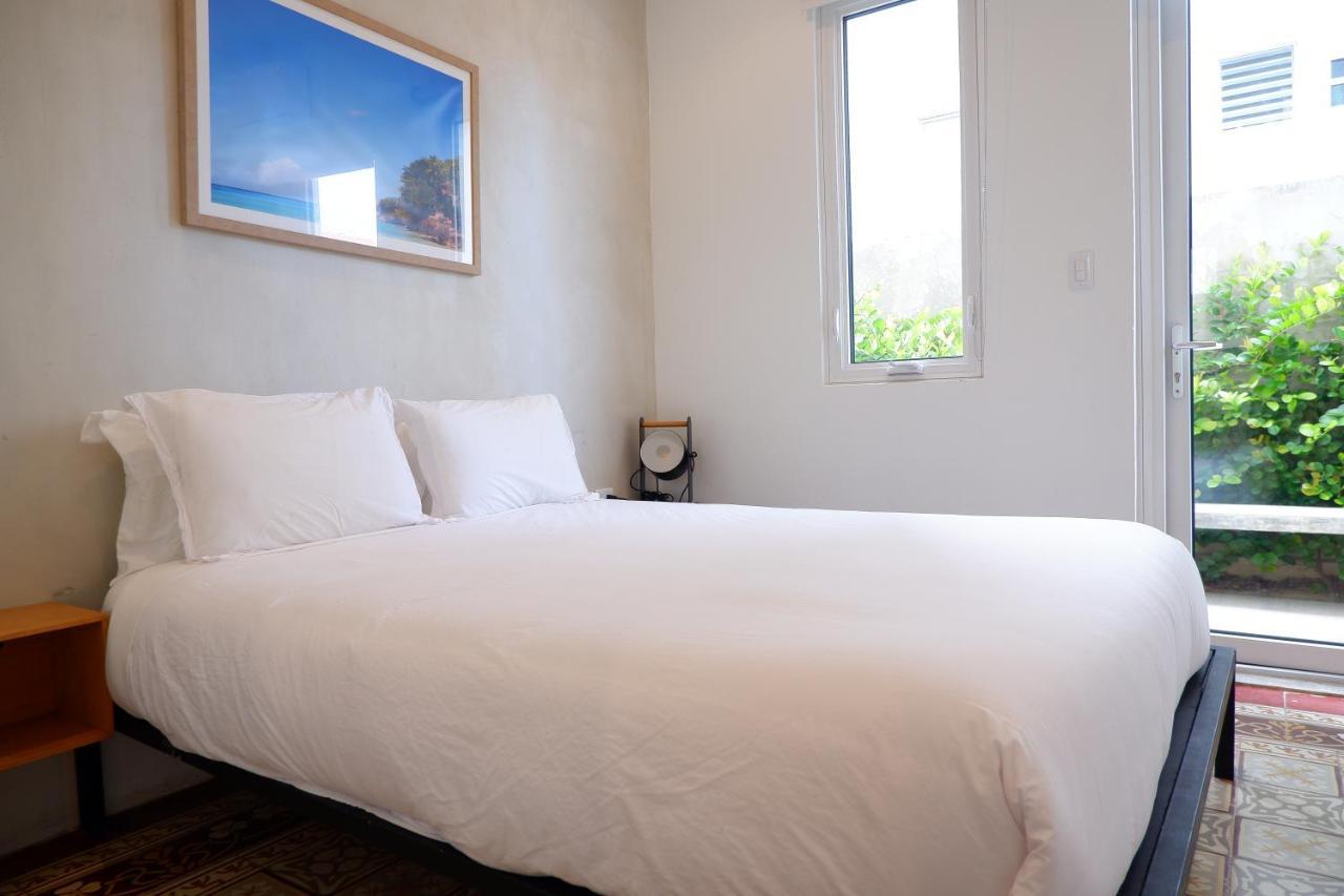 Mare 20 Single Queen Room