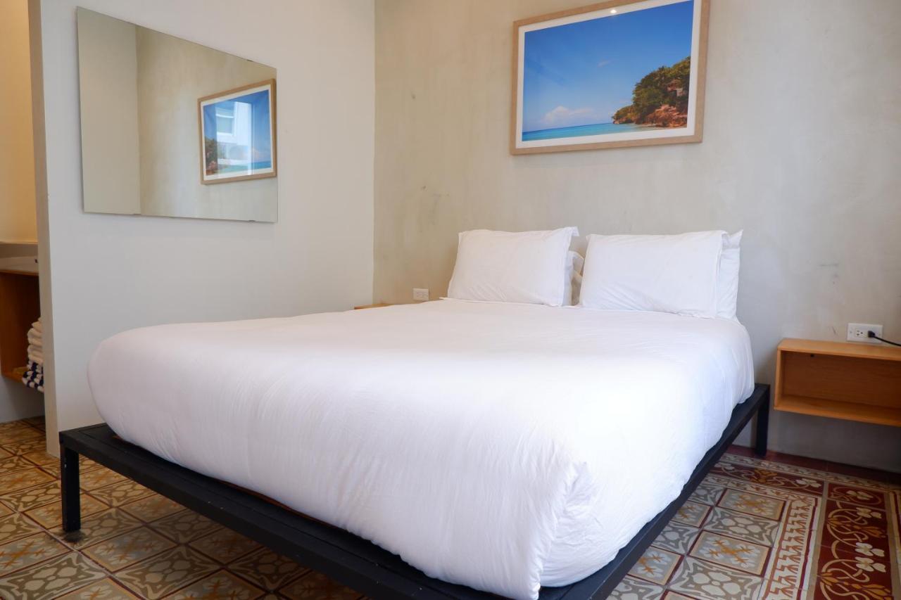 Mare 20 Single Queen Room