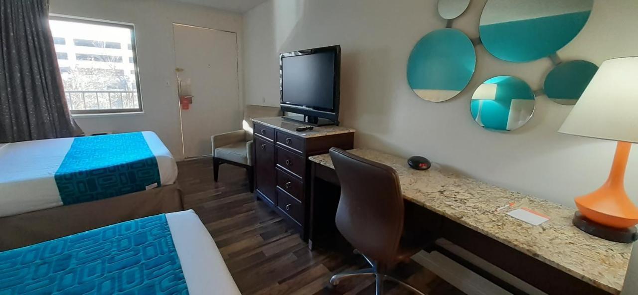 Queen Room - Mobility Access/Non-Smoking