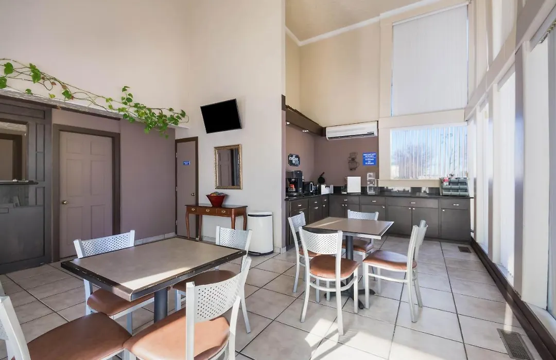 Econo Lodge Inn & Suites-1