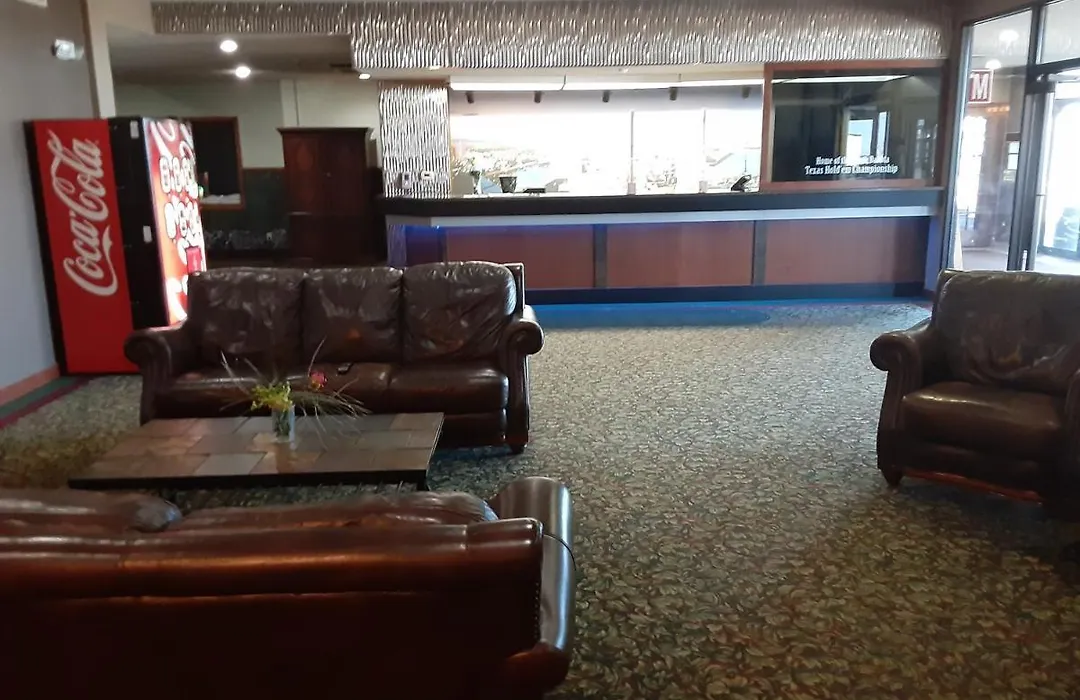 Vegas Minot Hotel-1