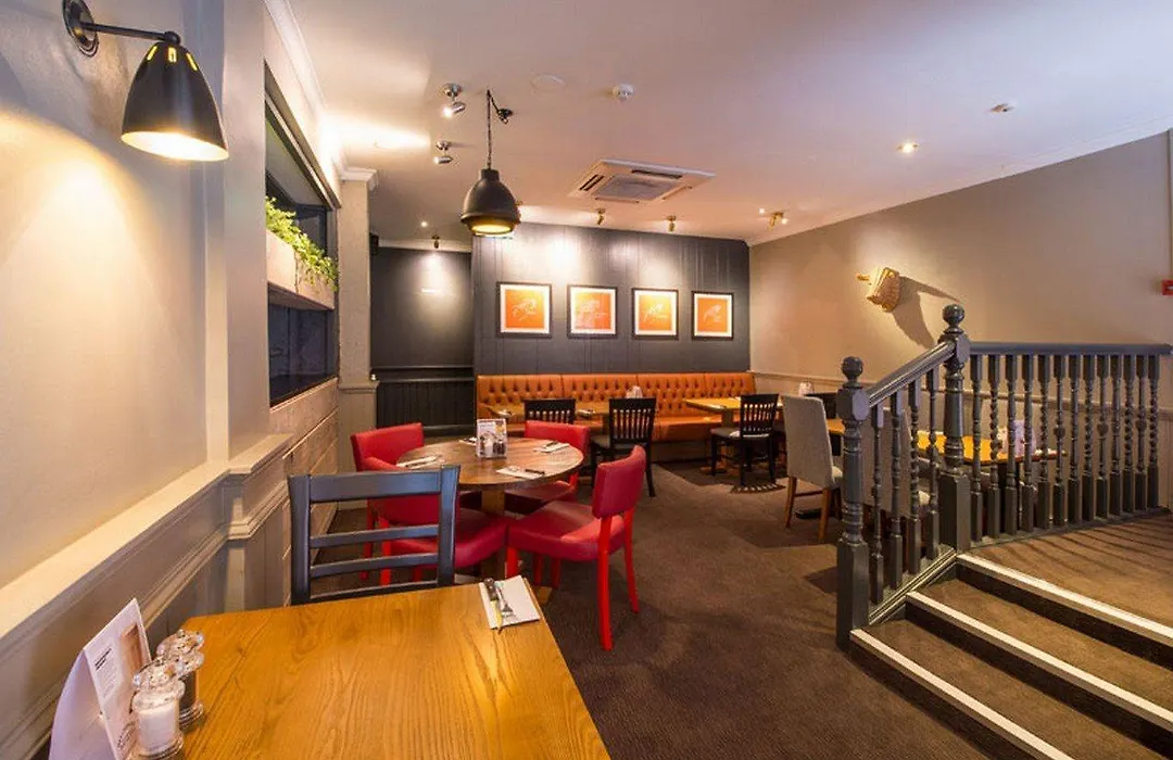 Premier Inn Cardiff West-1