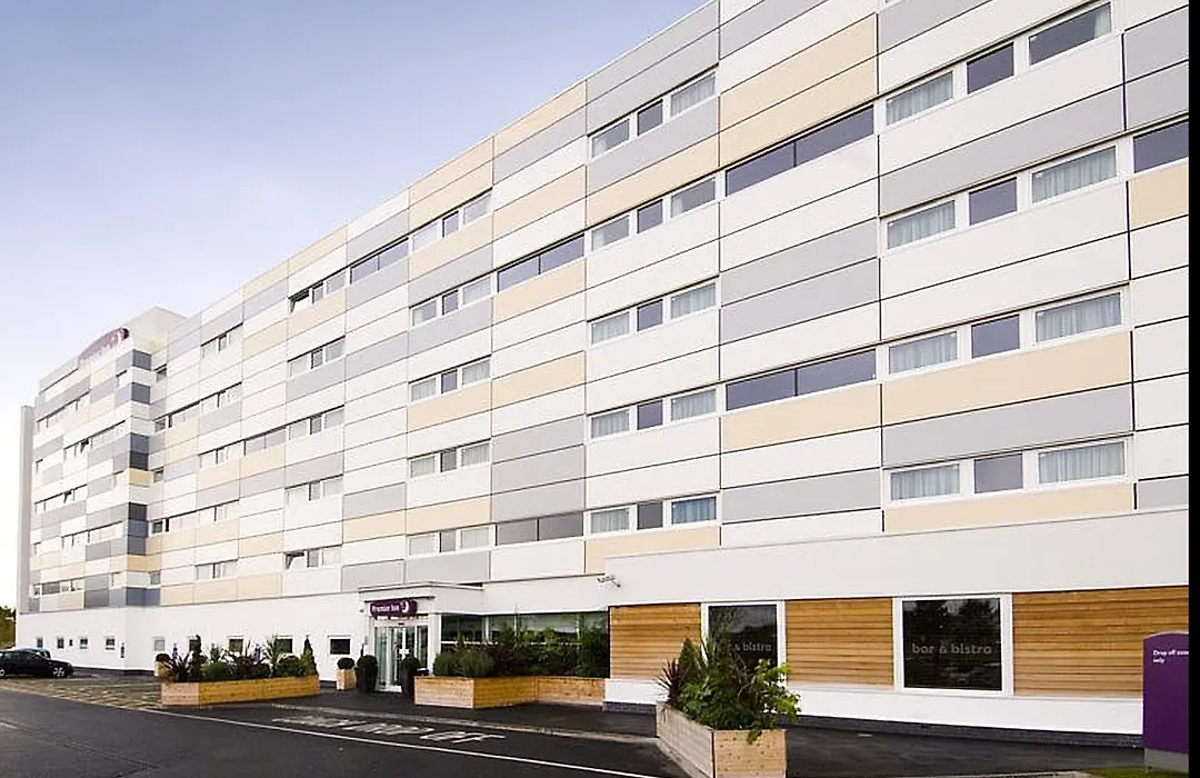 Premier Inn Manchester Airport Runger Lane South-1