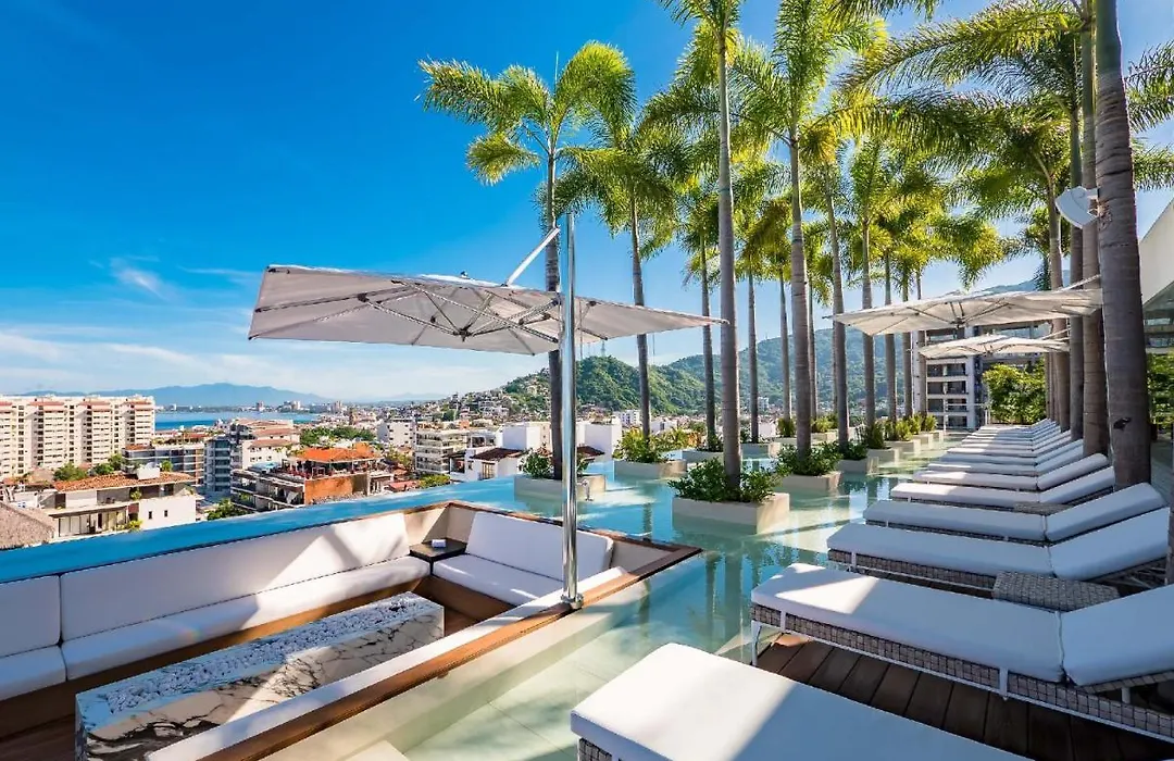 Pier 57 - 510 Luxury Rooftop 2 Bedroom Condo In Romantic Zone-1
