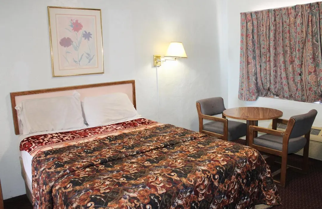 Economy Inn-1