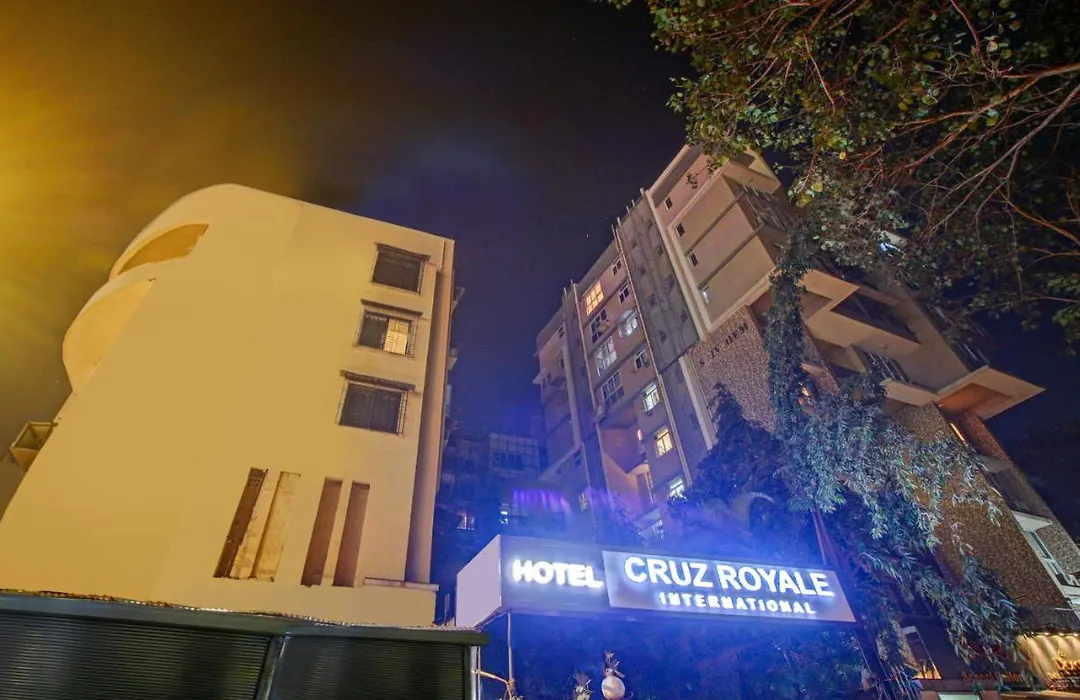 Treebo Cruz Royale Santacruz West-1