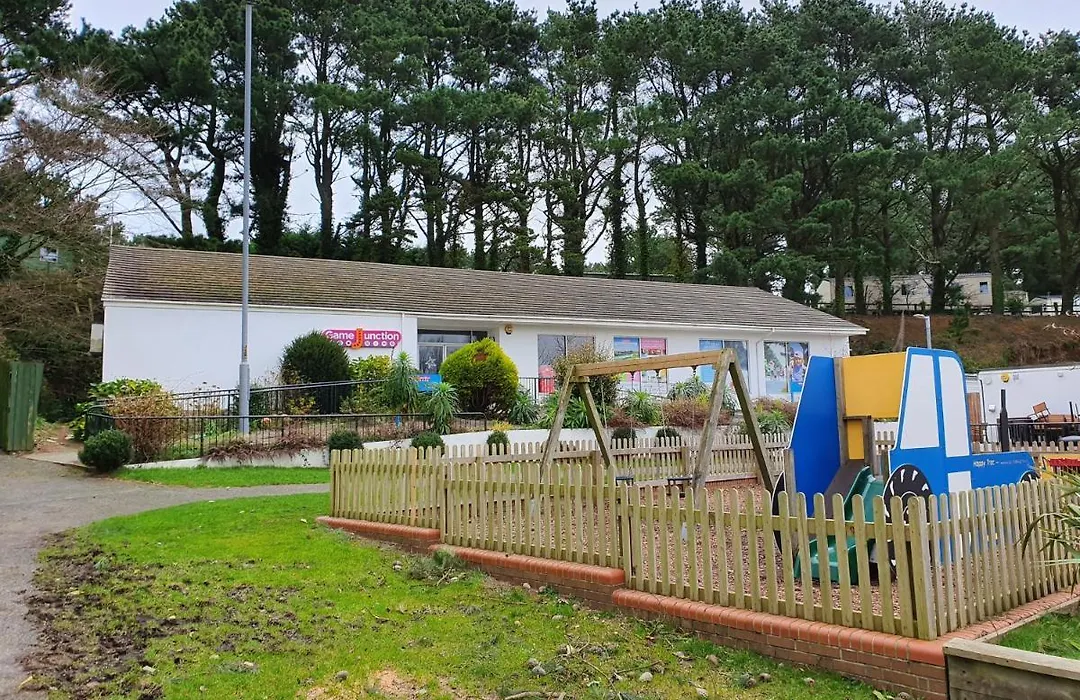 3 Bedroom Caravan, Sleeps 8, At Parkdean Newquay Holiday Park-1
