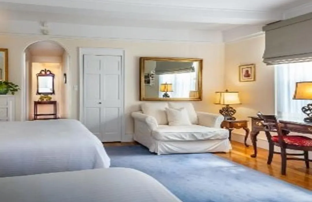 Roger Smith Hotel-1