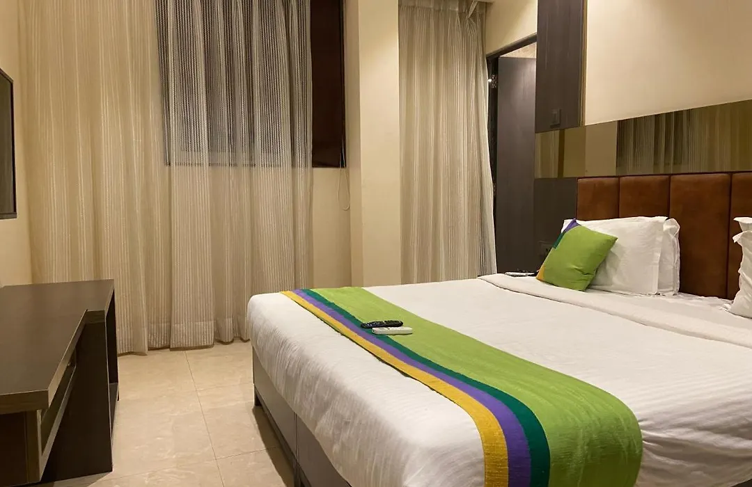 Hotel Oyster Suite Andheri West-1