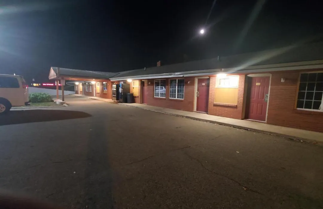 Highway Motel-1