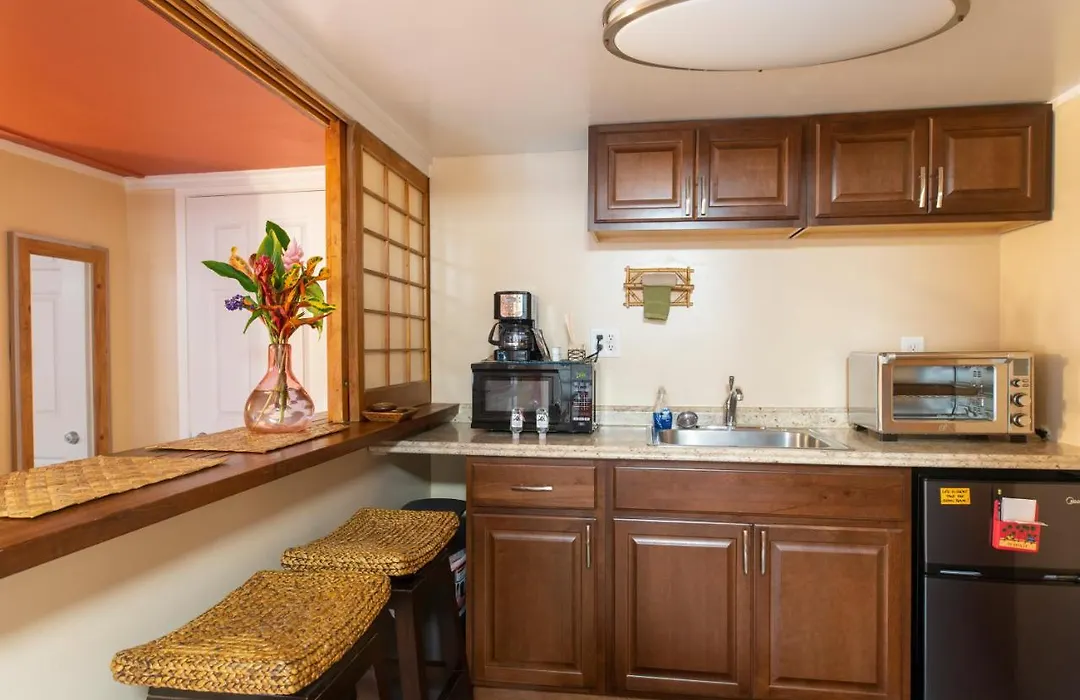 Wailuku Guesthouse-1