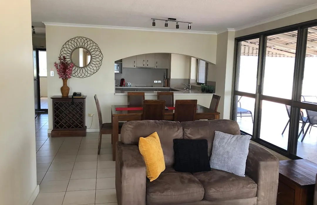 Coral Towers Holiday Suites-1