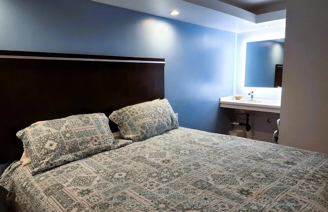 Day N Night Inn - Near Universal Studios Hollywood-1