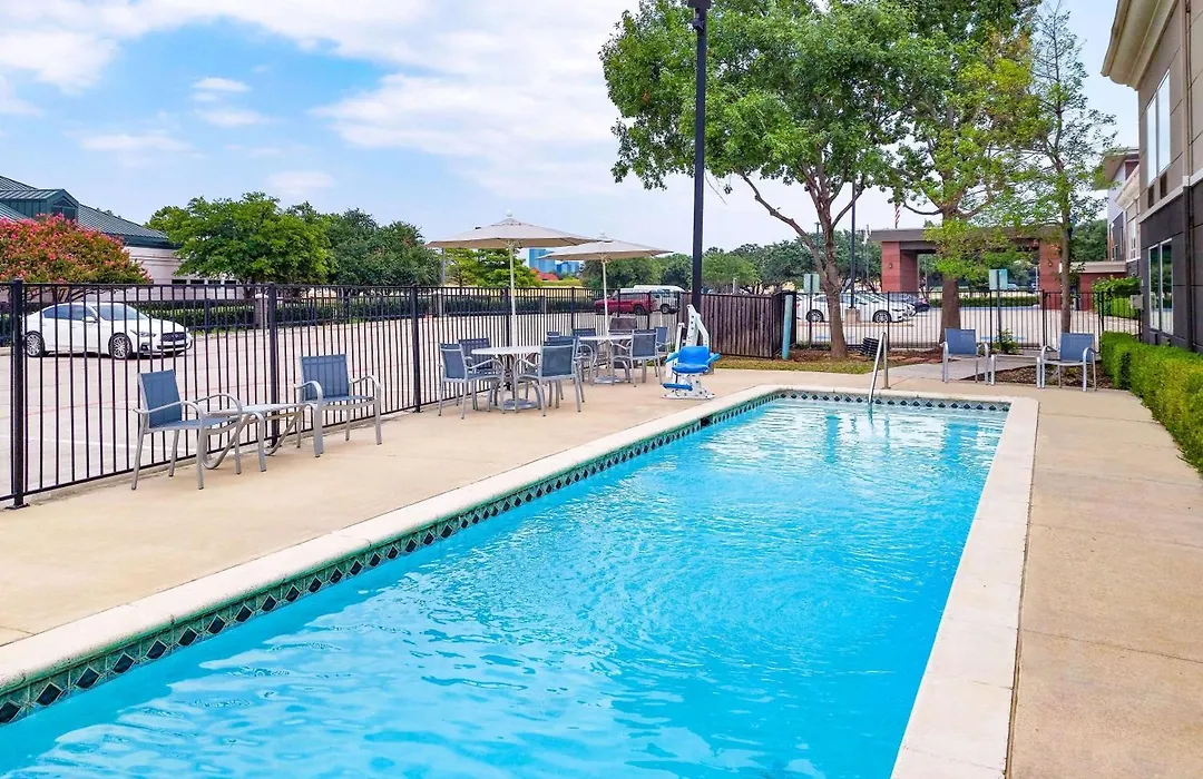 La Quinta By Wyndham Dallas - Las Colinas-1