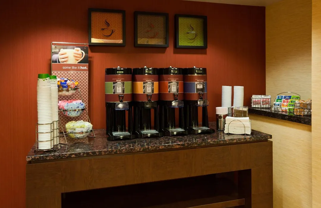 Hampton Inn Milwaukee Airport-1