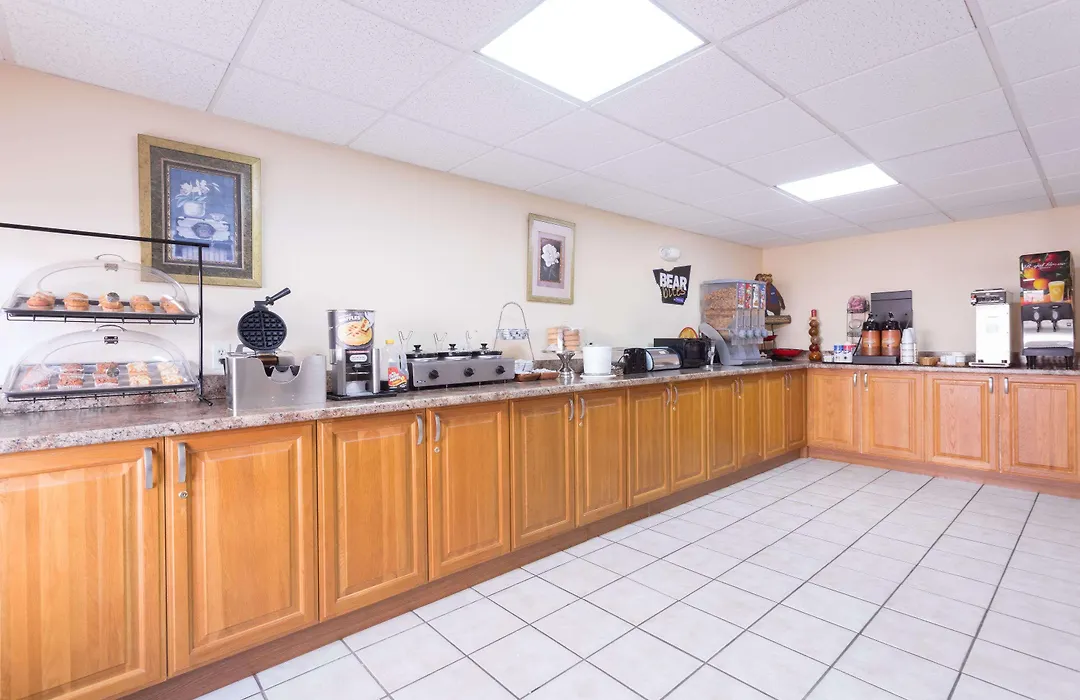 Regency Inn & Suites-Hamilton Place-1