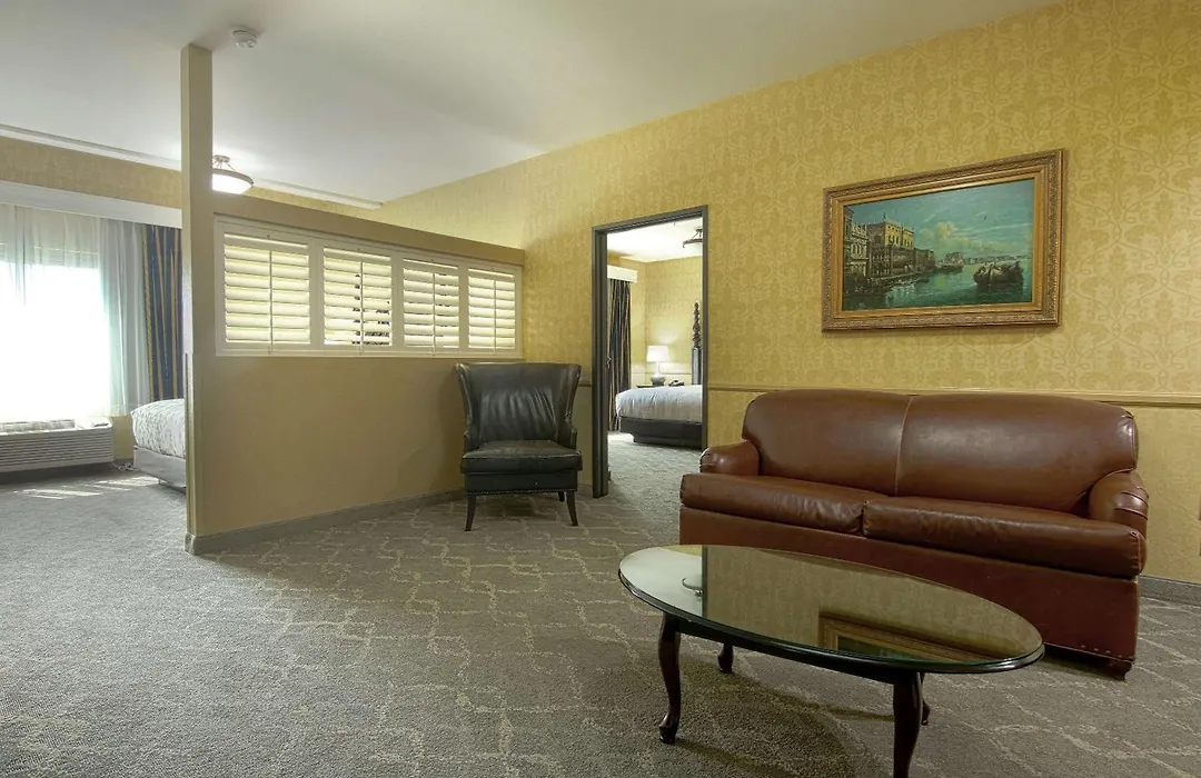 Azure Hotel&Suites Ontario Trademark Collection By Wyndham-1