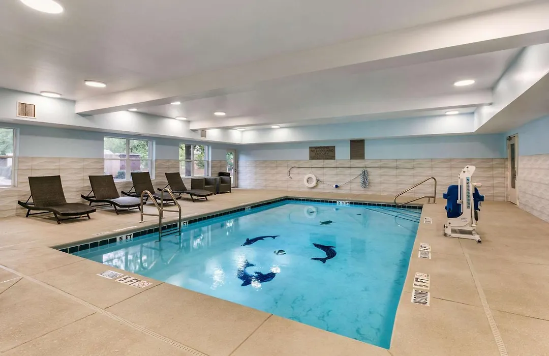Clarion Pointe Columbus-Bradley Park-1