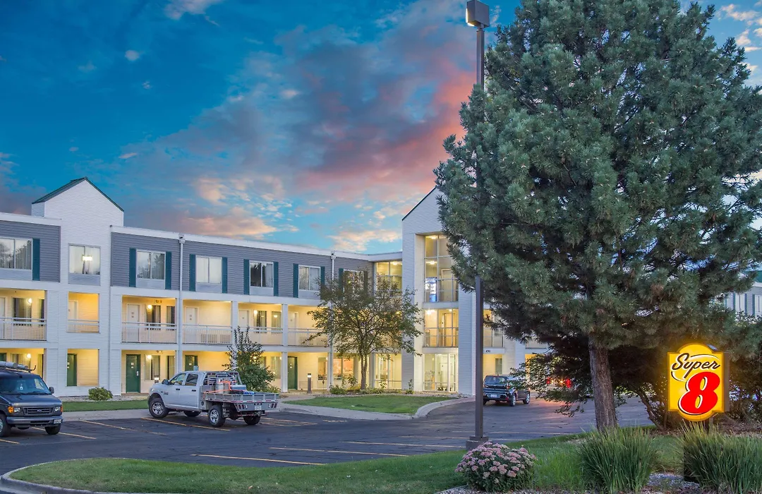 Super 8 By Wyndham Madison East-1