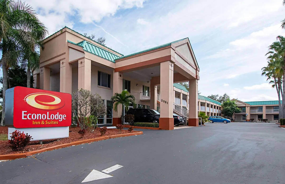 Ramada Limited Clearwater Hotel And Suites-1