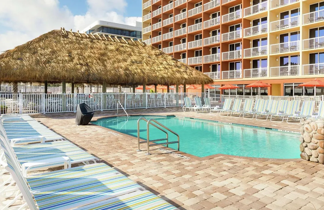 Hampton Inn Daytona Beach/Beachfront-1