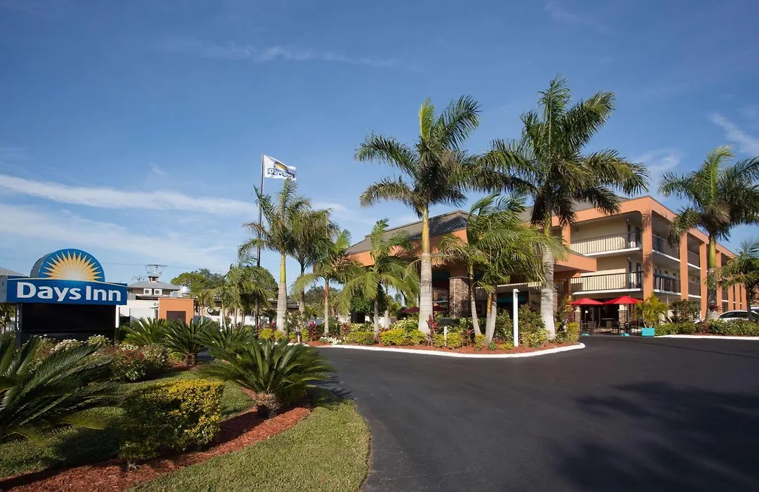 Days Inn By Wyndham Sarasota Bay-1