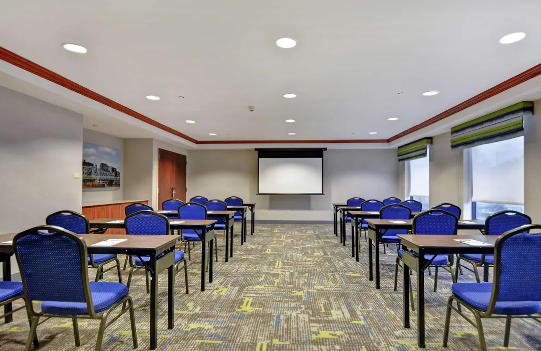 Hampton Inn & Suites Newark-Harrison-Riverwalk-1