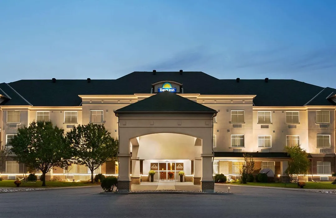Days Inn By Wyndham Ottawa Airport-1