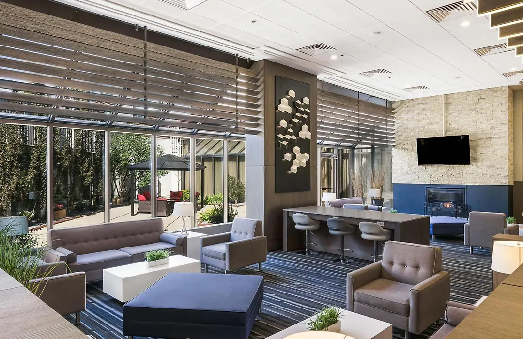 Best Western Premier Calgary Plaza Hotel & Conference Centre-1