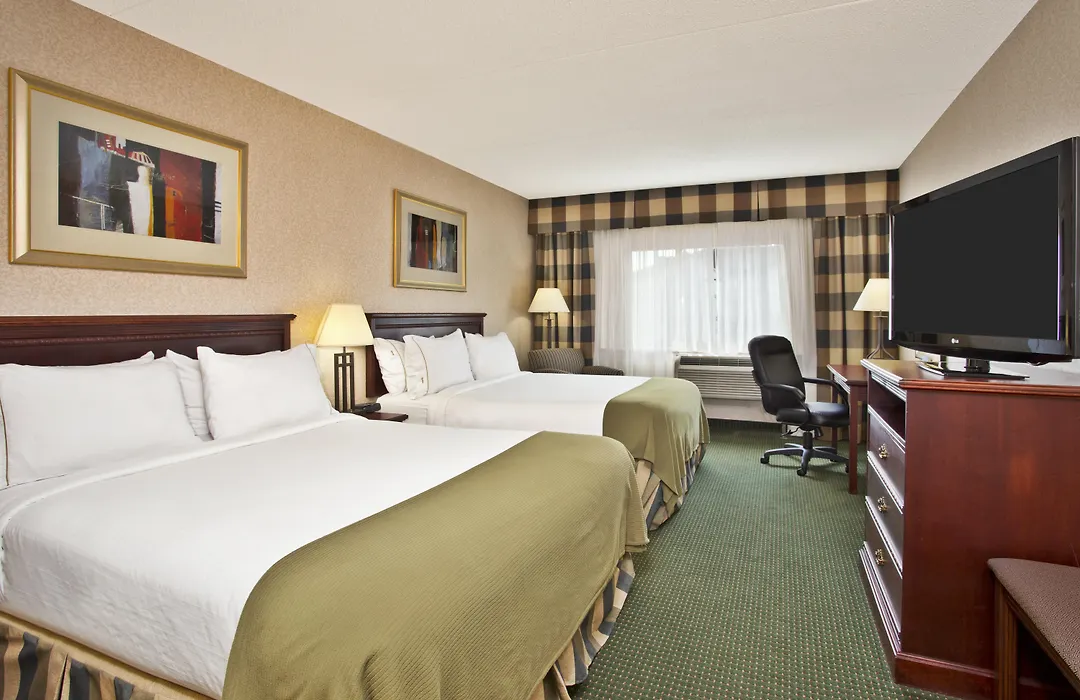 Glo Best Western Toronto Mississauga Corporate Centre-1