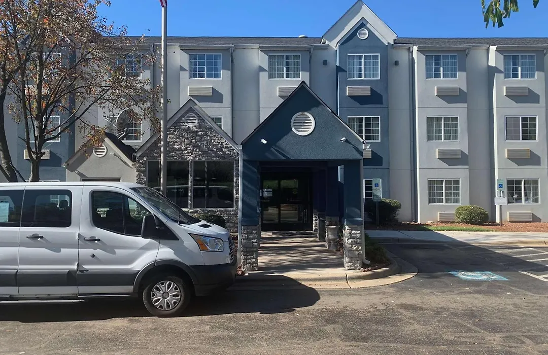 Microtel Inn By Wyndham Charlotte Airport-1