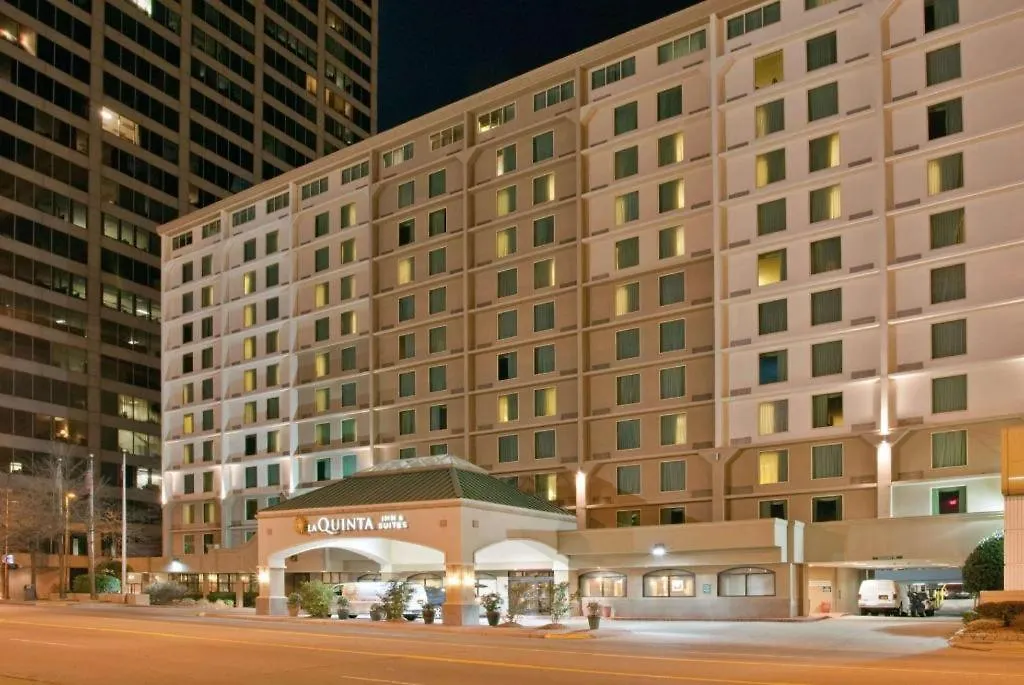 La Quinta Inn & Suites By Wyndham Downtown Conference Center-1