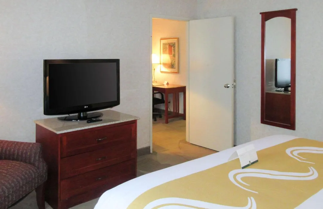 Quality Inn & Suites Albuquerque Midtown - University Area-1