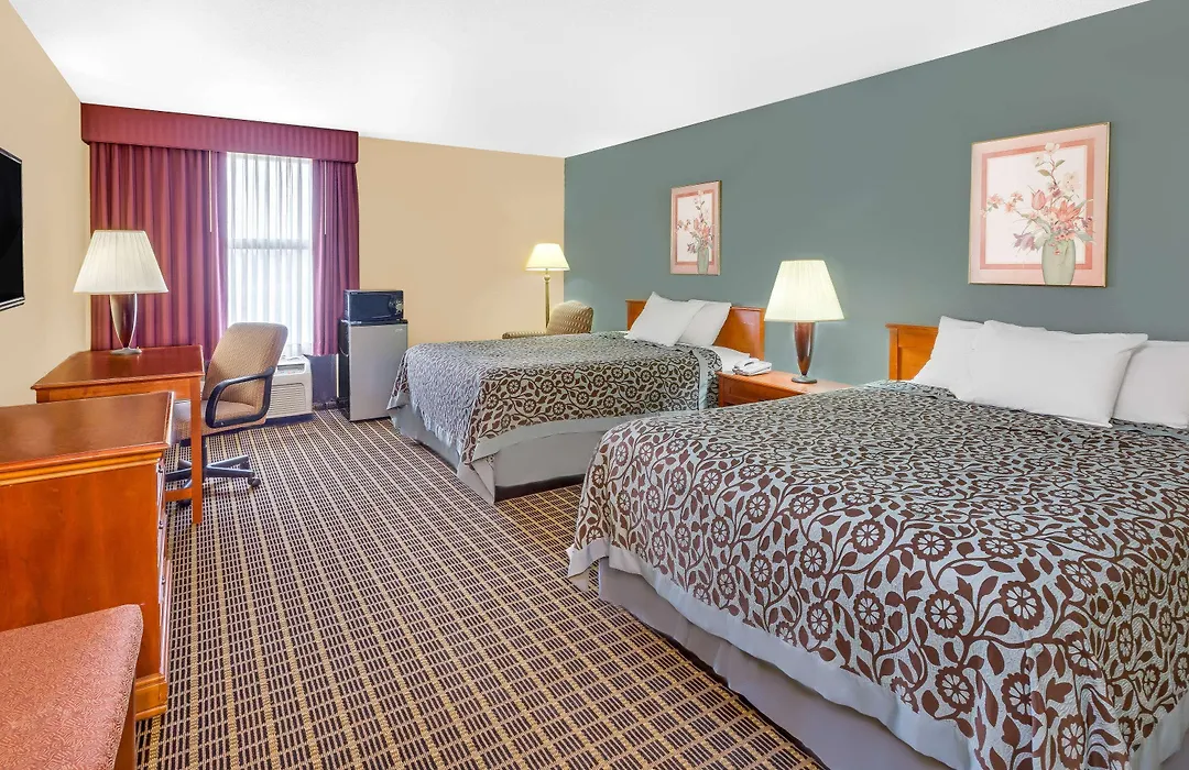 Days Inn & Suites By Wyndham Kalamazoo-1