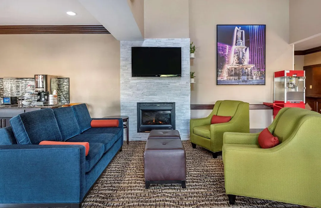 Comfort Inn & Suites Cincinnati Uptown Clifton-1