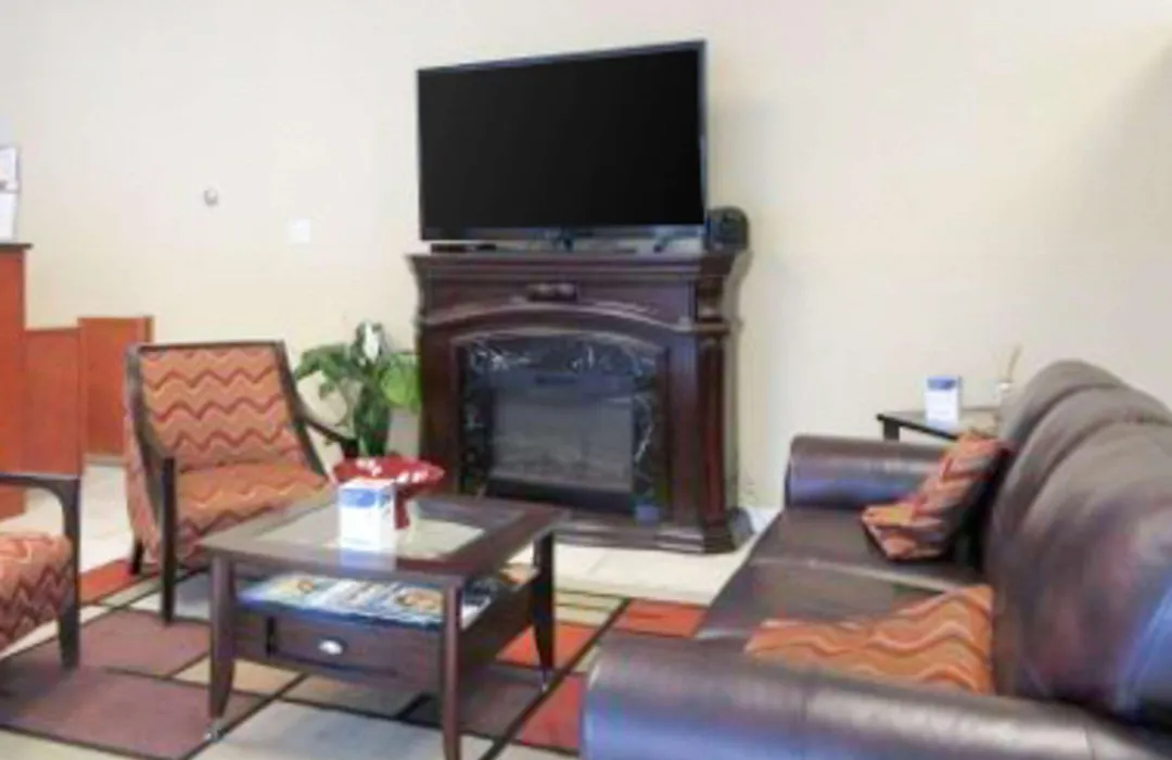 Quality Inn & Suites Airport-1