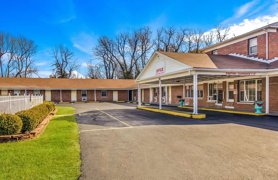 Rodeway Inn-1