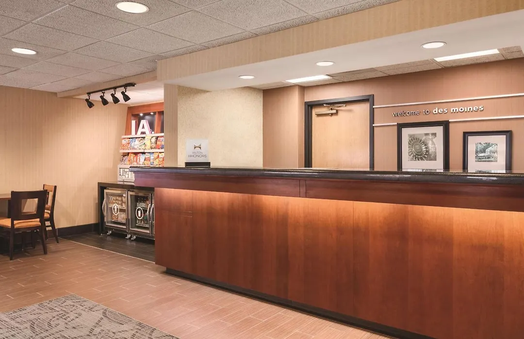 Hampton Inn Des Moines-Airport-1
