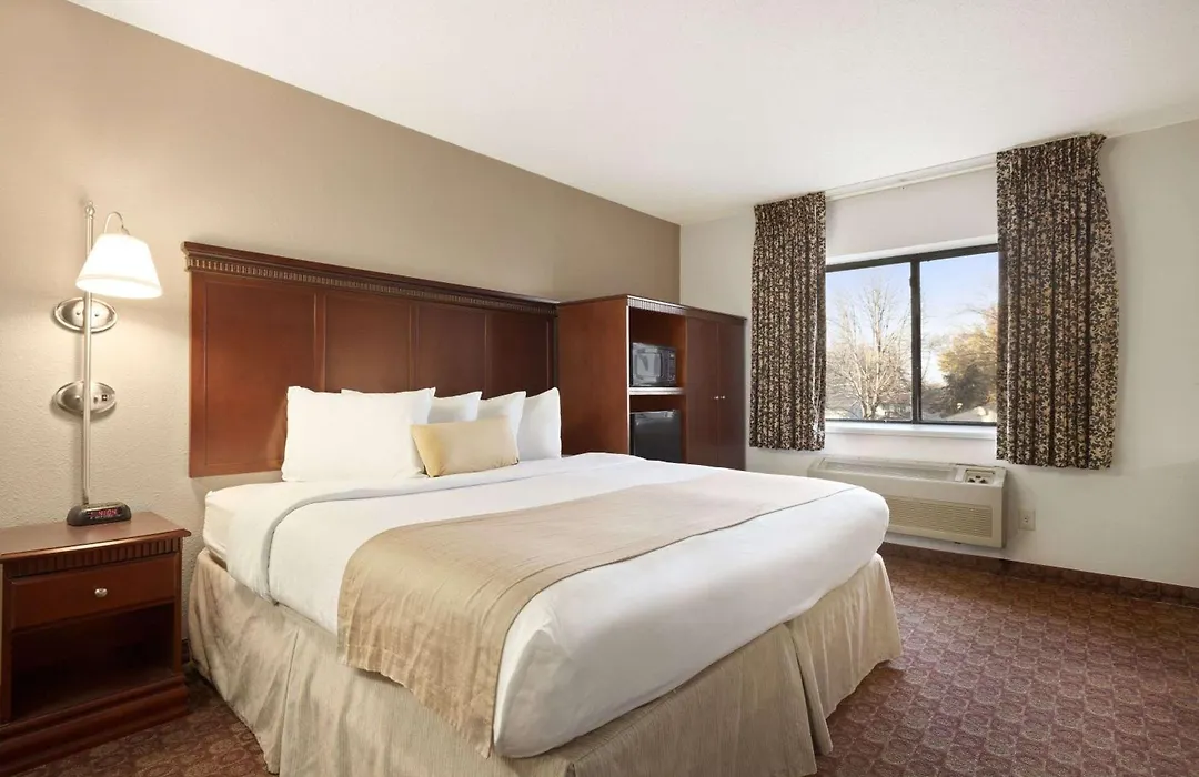 Baymont By Wyndham Sioux Falls-1