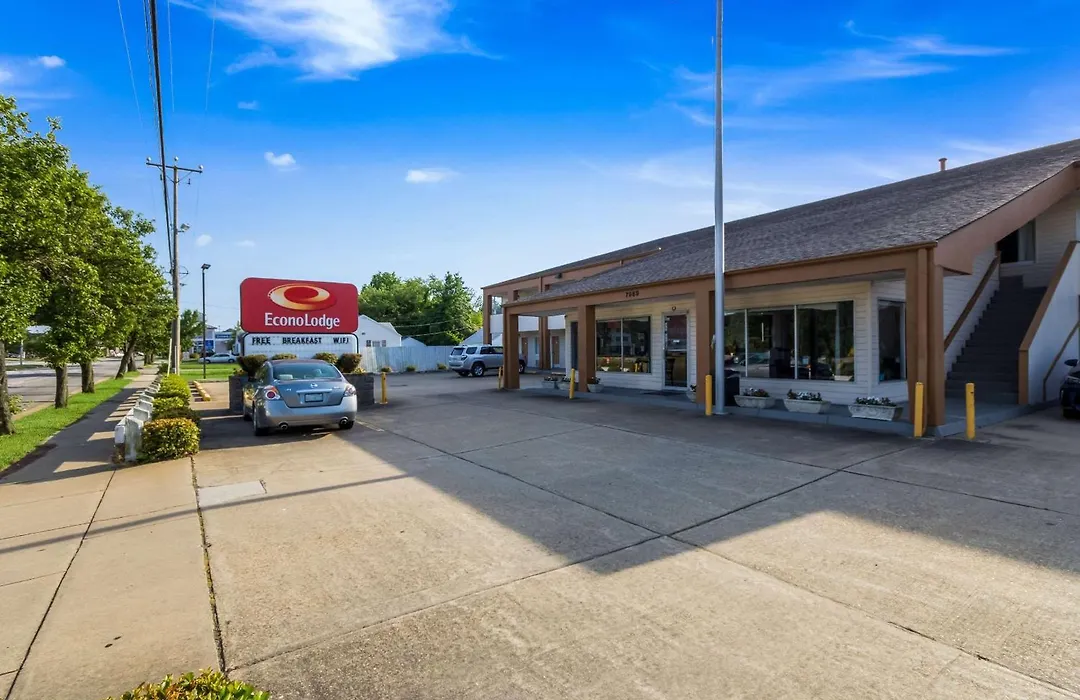 Econo Lodge Little Creek-1