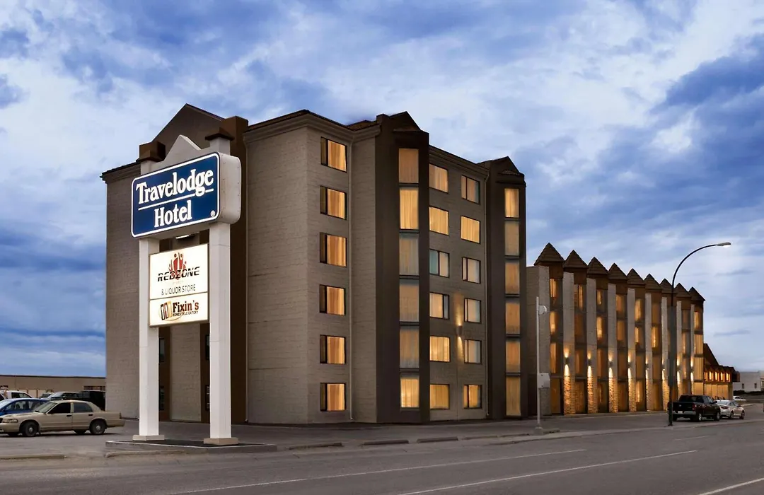 Travelodge Hotel By Wyndham Saskatoon-1