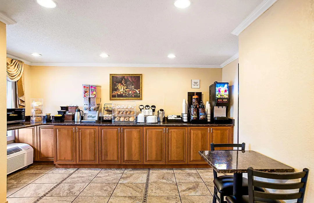 Rodeway Inn Metro Airport-1