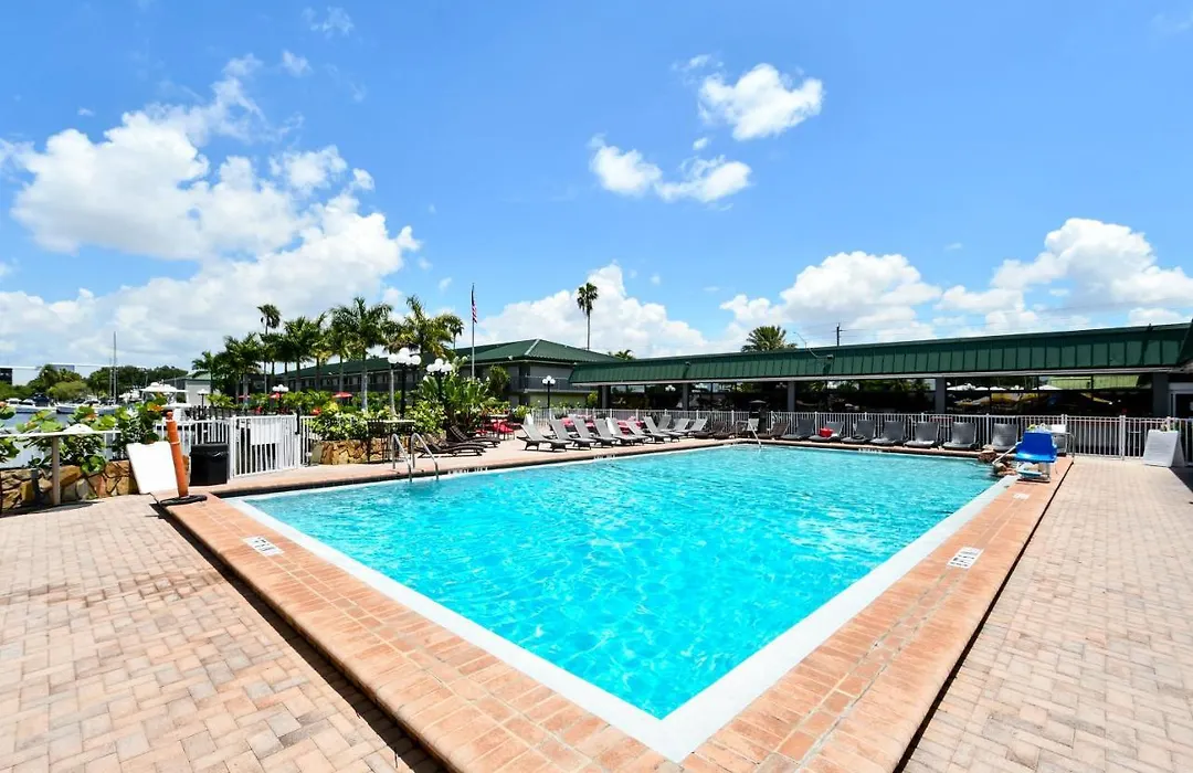 Sarasota Cay Club #614 Bunk Bed, Heated Pool, Tiki Bar, More!-1