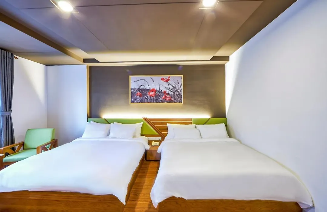 The Noble Swan Hotel Saigon-1