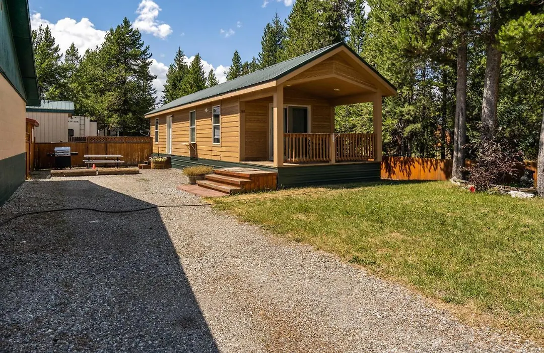 Cozy 1 Bedroom In West Yellowstone, Just 1 Minute From Yellowstone Park! Alpine 1-1