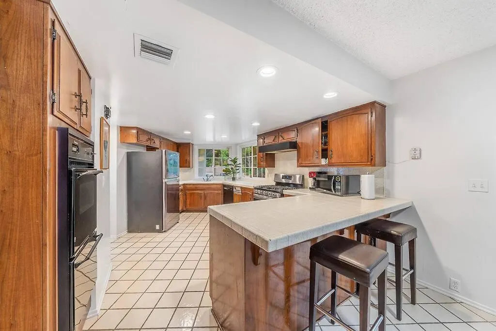 5 Bedroom Dona Villa - Pool-Location !-1