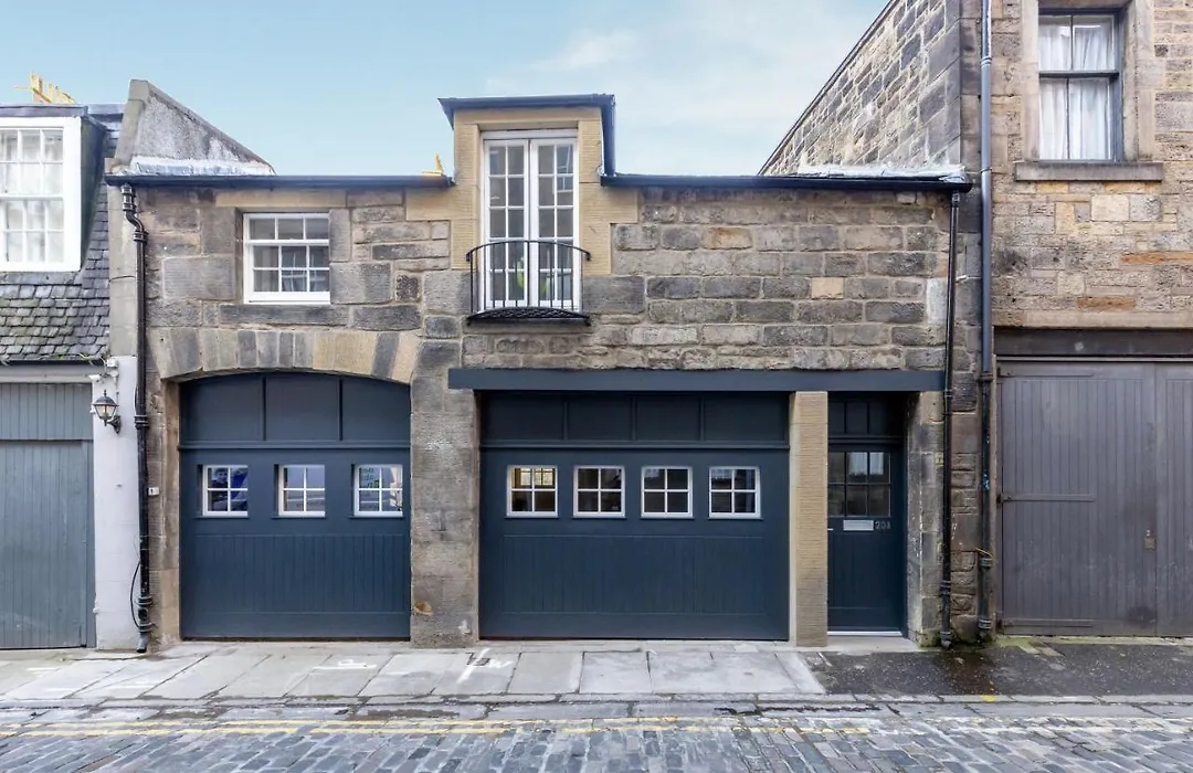 Dragon Suites - Yukina Suite - 2 Bed City Centre House With Garden-1