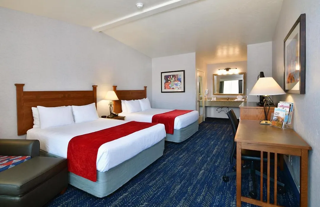 Lamplighter Inn & Suites At Sdsu-1