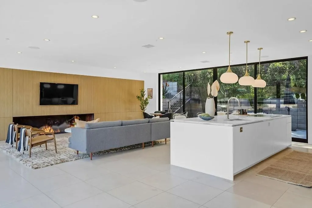 Experience Eco-Luxury At Its Finest - Centrally Located Clea House In San Diego!-1